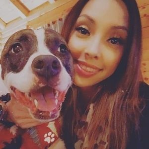 Meet your Posher, Monique